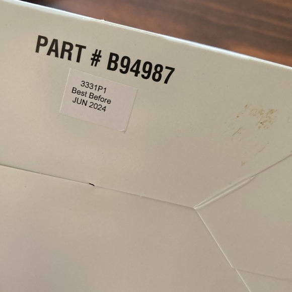 NWT Dunkin’ Donuts 🍩 themed box of chocolates nostalgic donut box Perfect Gift - Picture 4 of 4